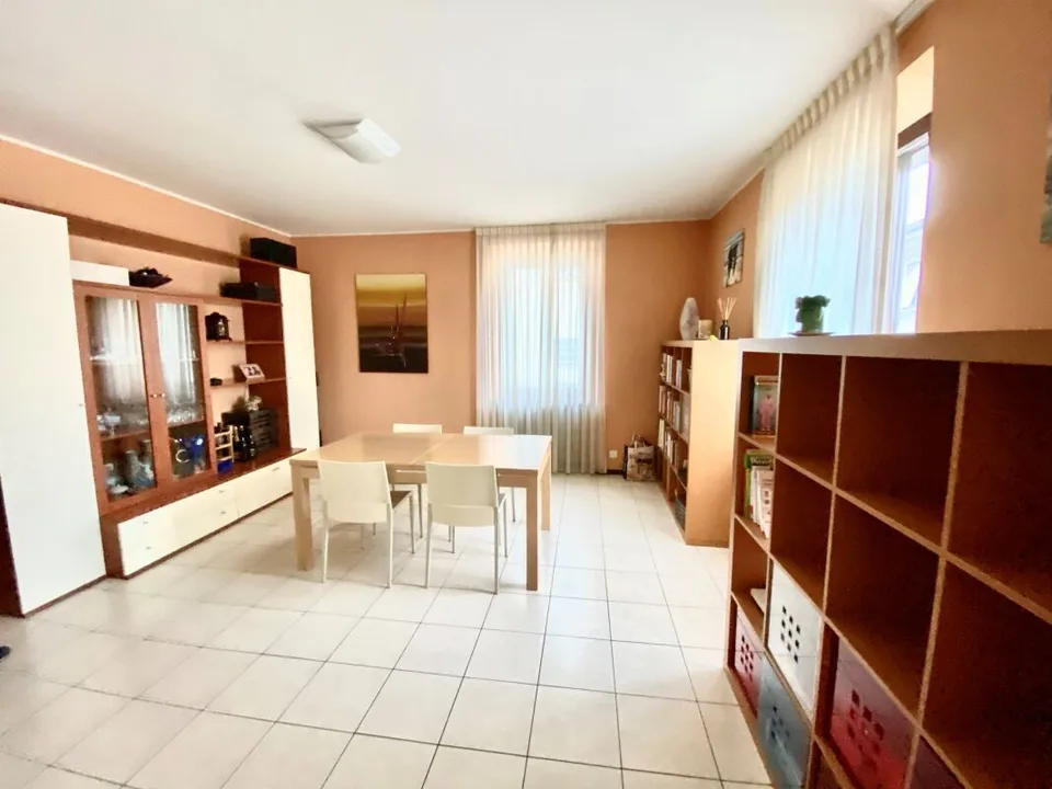 Haus mit drei Wohnungen als Einkommensinvestition – Foto 10 von 13