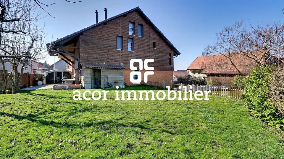 Immeuble de caractère avec jardin, piscine et revenu locatif