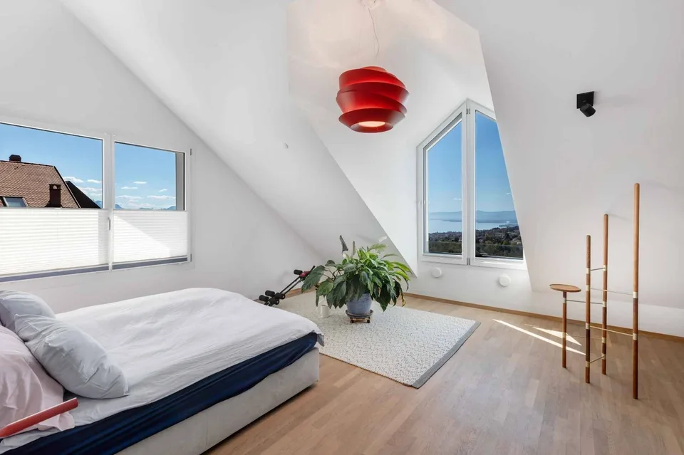 Nel cuore del villaggio, superbo duplex con bella vista sul lago