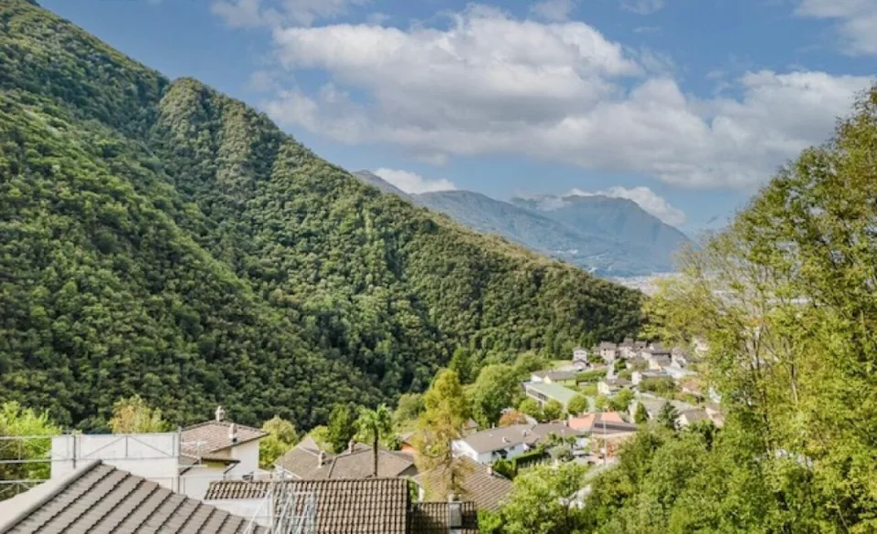 Villa exclusive et moderne avec vue imprenable et aménagements de haute qualité