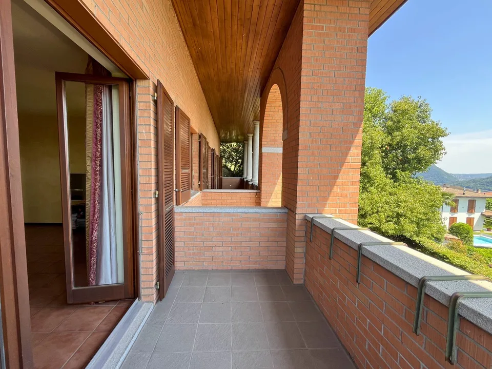 Incantevole Villa a Vacallo – 5.5 nel verde con vista panoramica