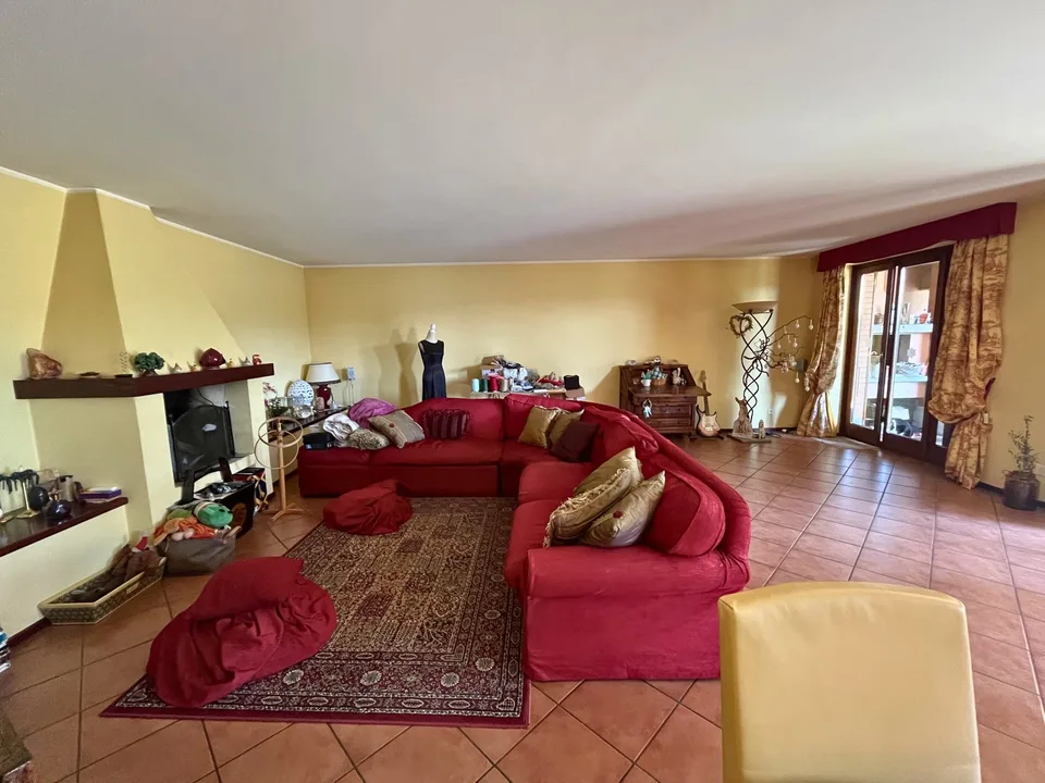 Bezaubernde Villa in Vacallo – 5.5 Zimmer im Grünen mit Panoramablick – Foto 8 von 17