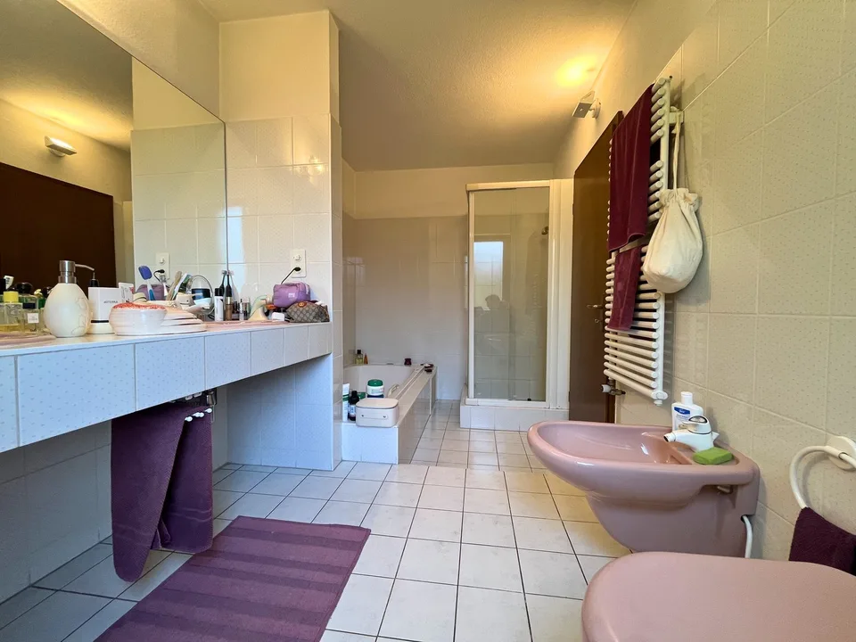 Bezaubernde Villa in Vacallo – 5.5 Zimmer im Grünen mit Panoramablick – Foto 13 von 17