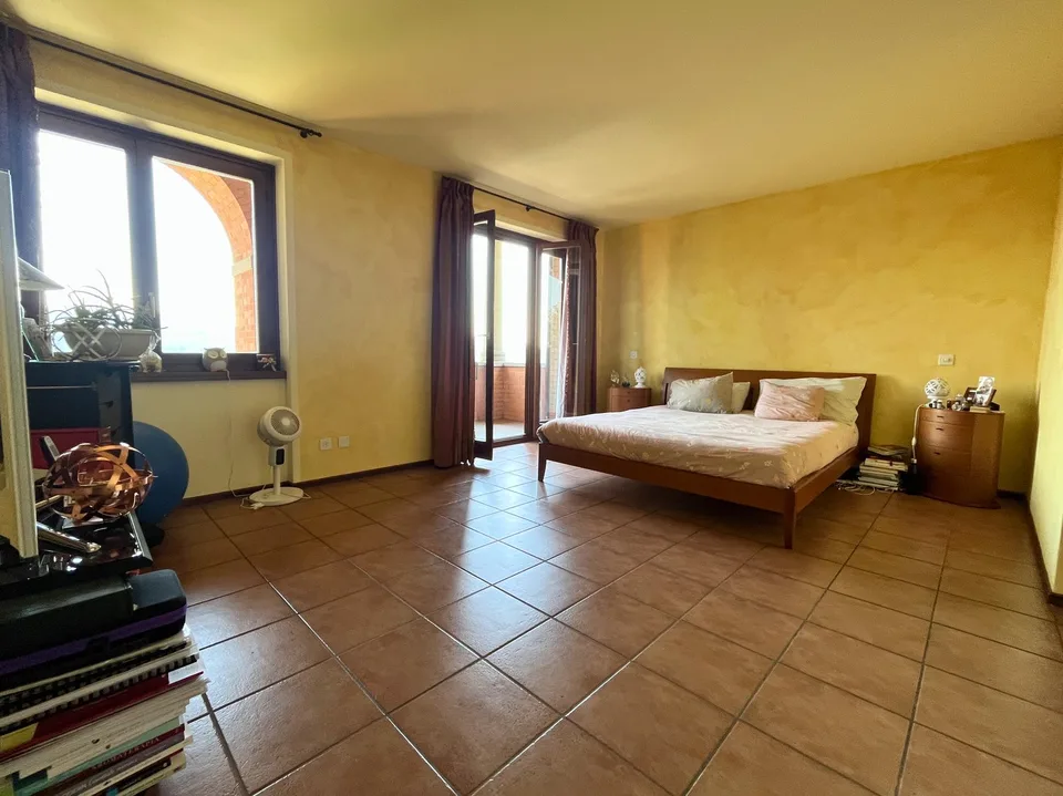 Bezaubernde Villa in Vacallo – 5.5 Zimmer im Grünen mit Panoramablick – Foto 11 von 17
