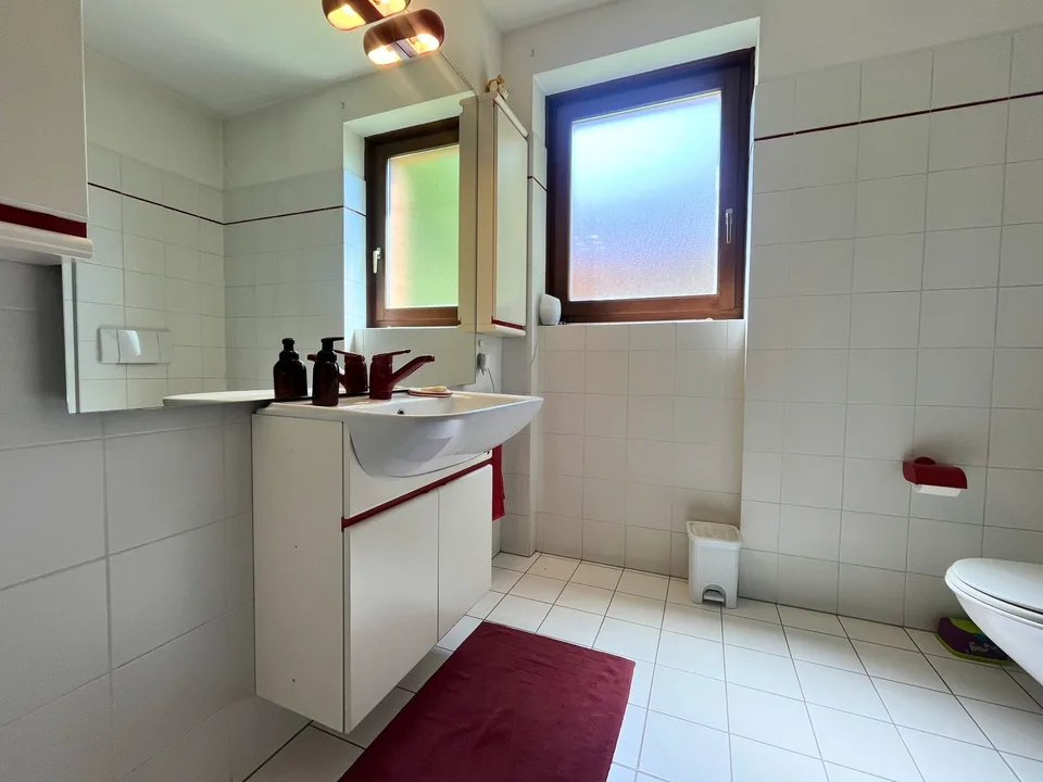 Bezaubernde Villa in Vacallo – 5.5 Zimmer im Grünen mit Panoramablick – Foto 15 von 17