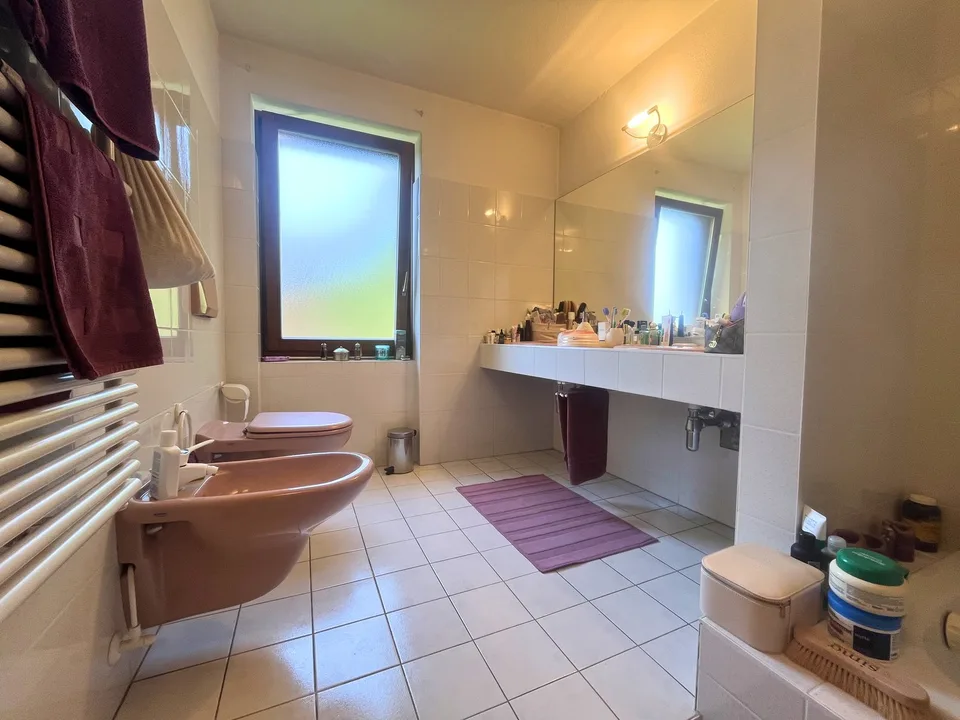 Bezaubernde Villa in Vacallo – 5.5 Zimmer im Grünen mit Panoramablick – Foto 14 von 17