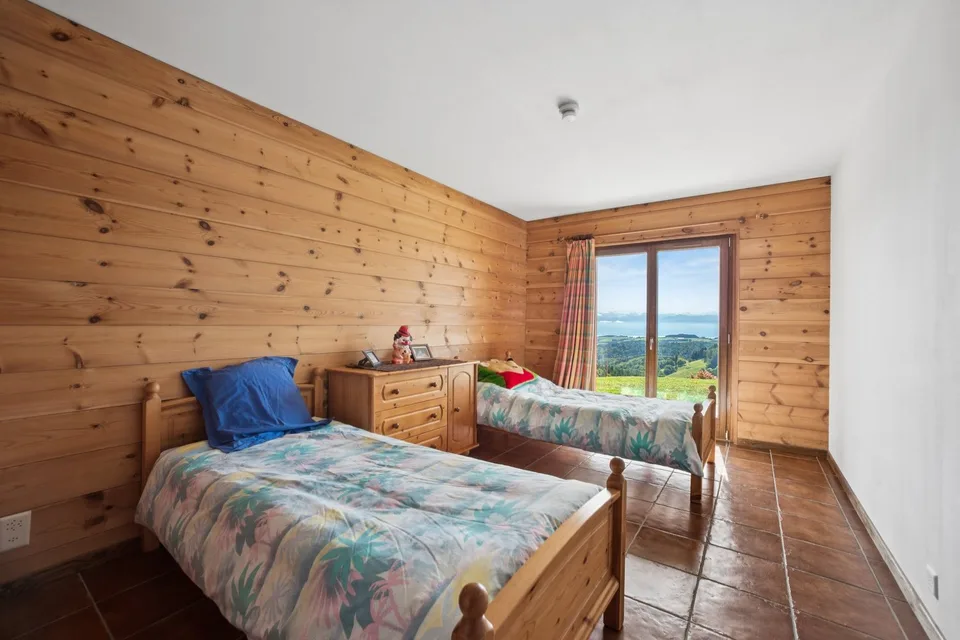 Un chalet d'eccezione con vista sul lago e sulla foresta, giardino, garage doppio – foto 13 di 19
