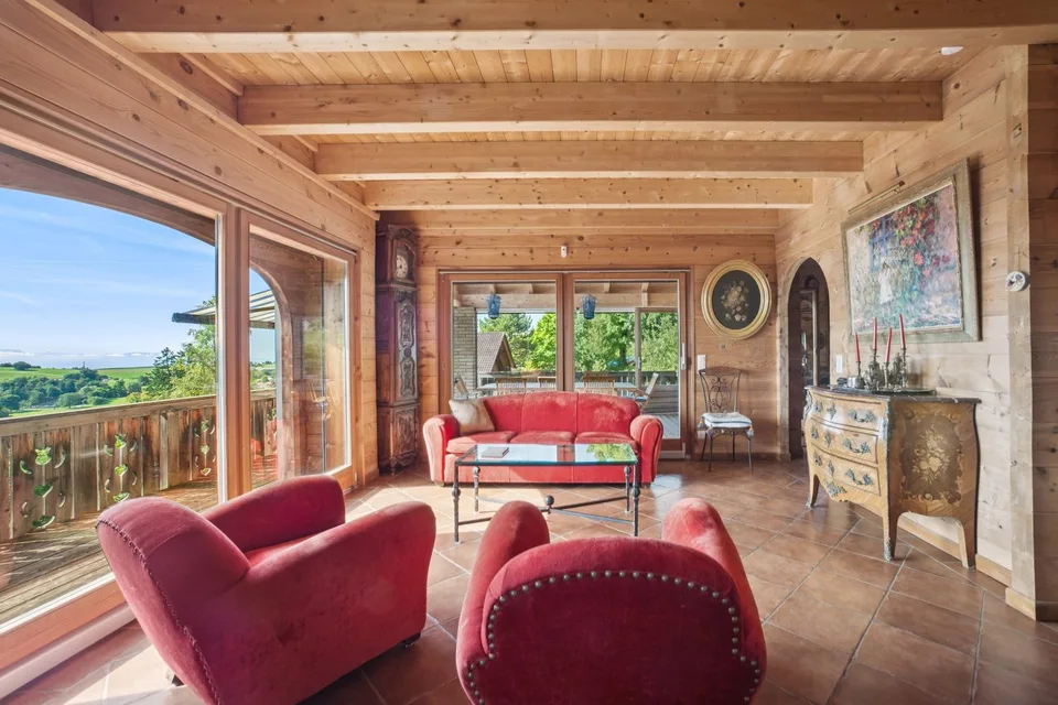 Un chalet d'eccezione con vista sul lago e sulla foresta, giardino, garage doppio – foto 7 di 19