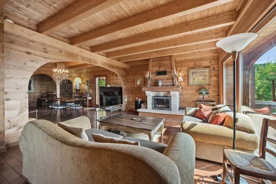 Un chalet d'eccezione con vista sul lago e sulla foresta, giardino, garage doppio – foto 8 di 19