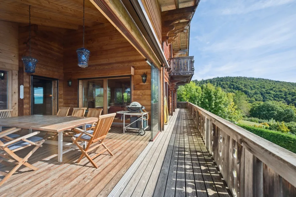 Un chalet d'eccezione con vista sul lago e sulla foresta, giardino, garage doppio – foto 12 di 19