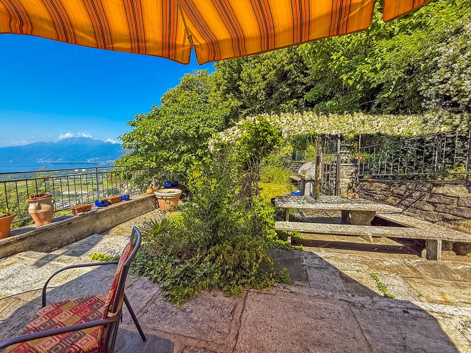 Zweitwohnsitz , Lago Maggiore, Tessin: Anwesen mit atemberaubendem Seeblick