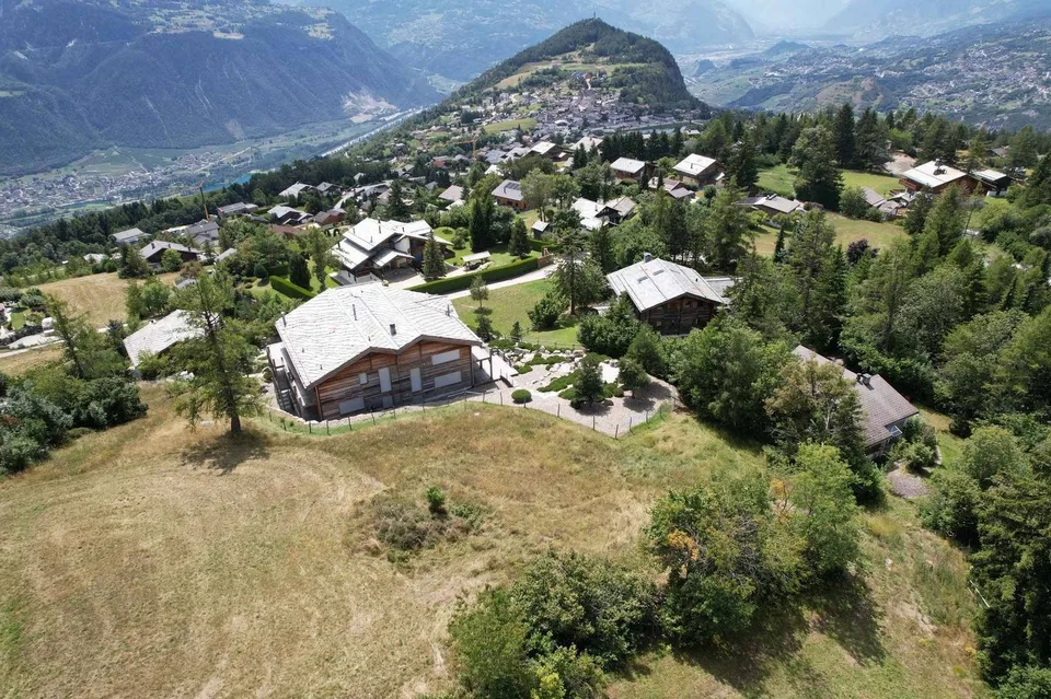 Parcelle d'exception avec permis de construire en force