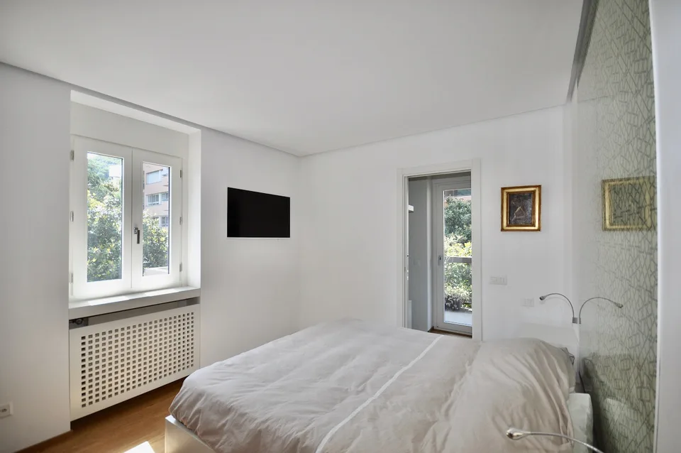 Appartamento di Lusso Vista Lago di Lugano Prima Linea a Paradiso – Foto 9 von 12