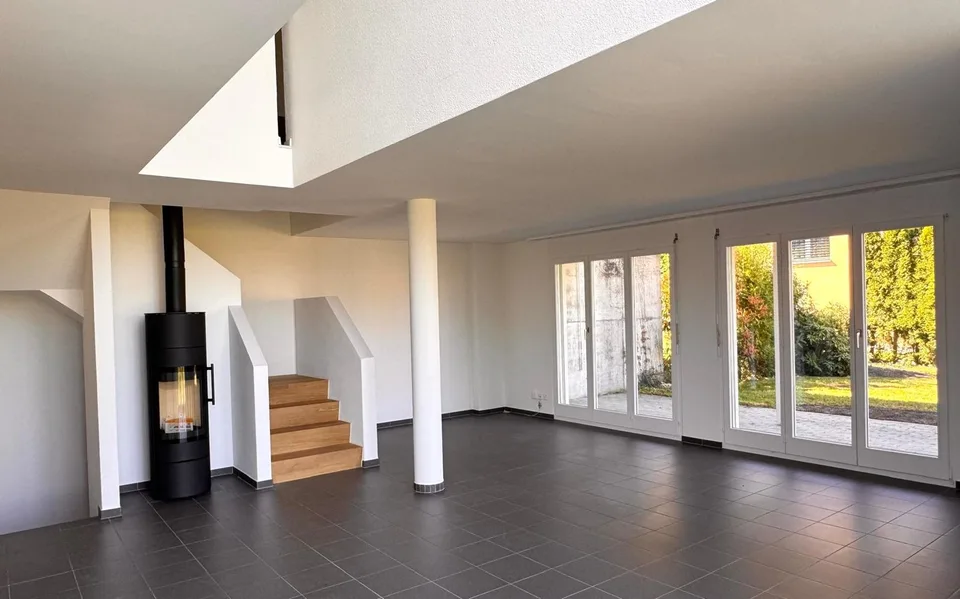 Neu saniertes 6.5-Zimmer-Einfamilienhaus mit Studiowohnung