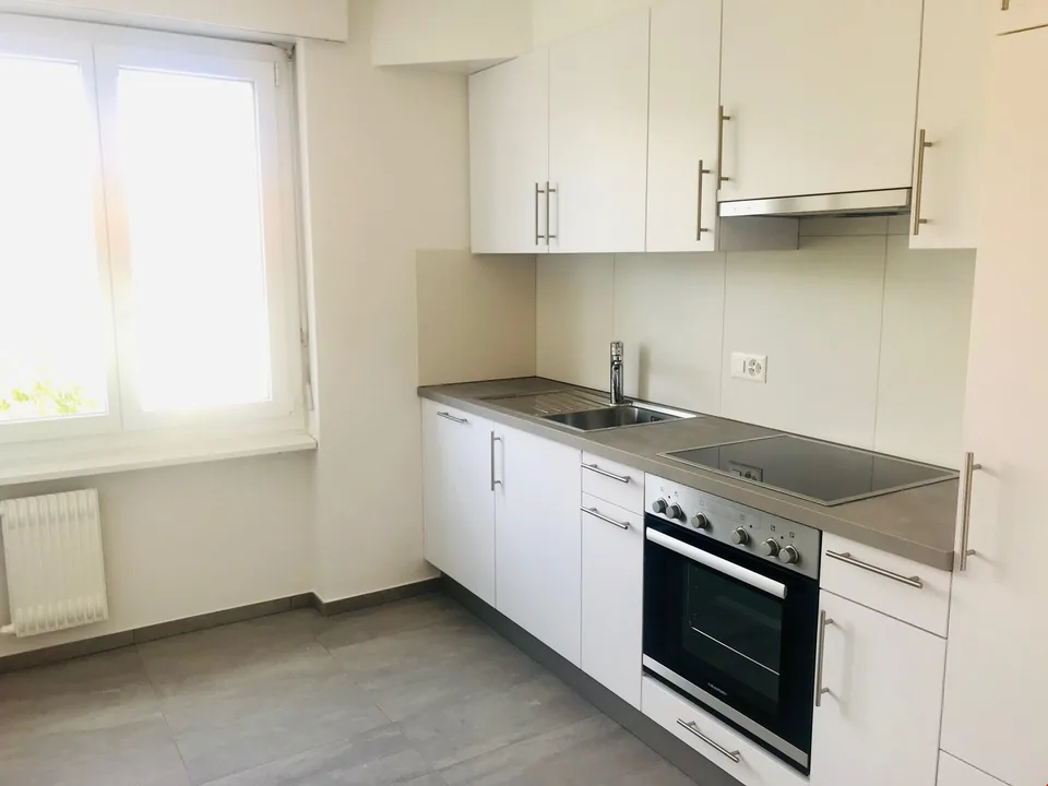 Brügg: moderne 3.5-Zi-Wohnung mit Balkon