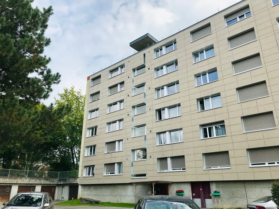 Brügg: moderne 3.5-Zi-Wohnung mit Balkon