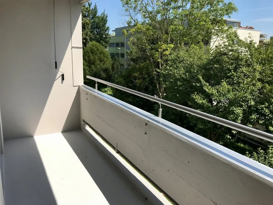 Brügg: moderne 3.5-Zi-Wohnung mit Balkon