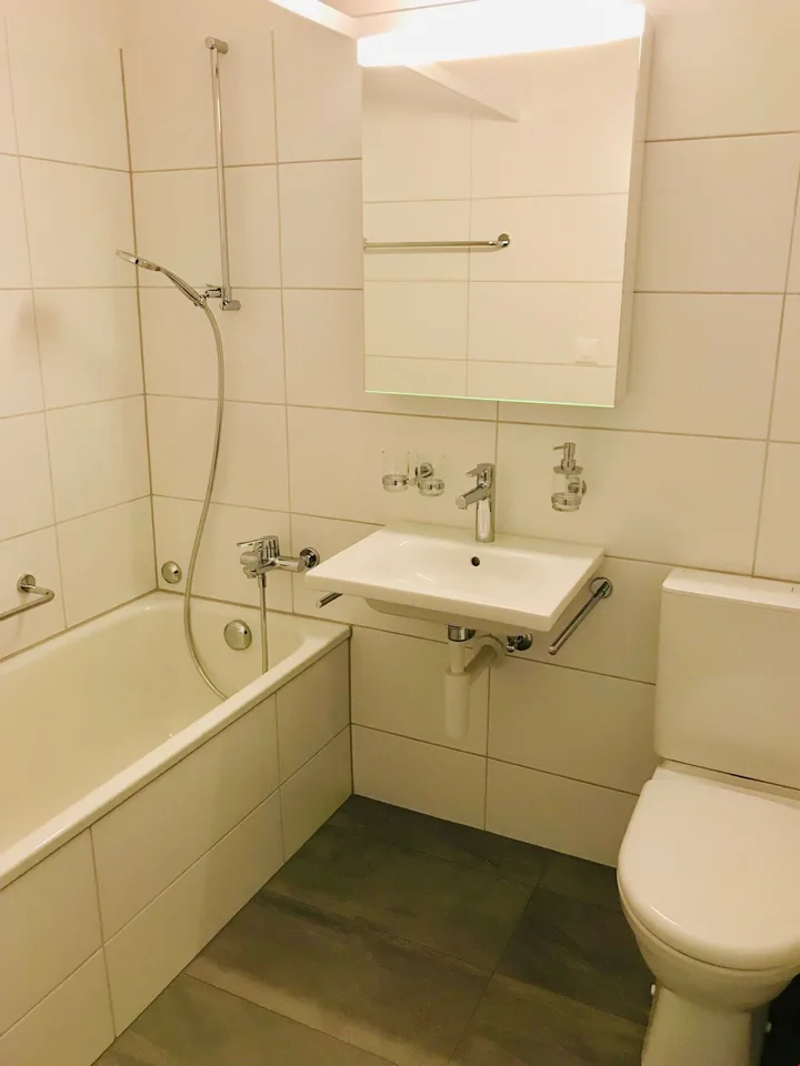 Brügg: moderne 3.5-Zi-Wohnung mit Balkon