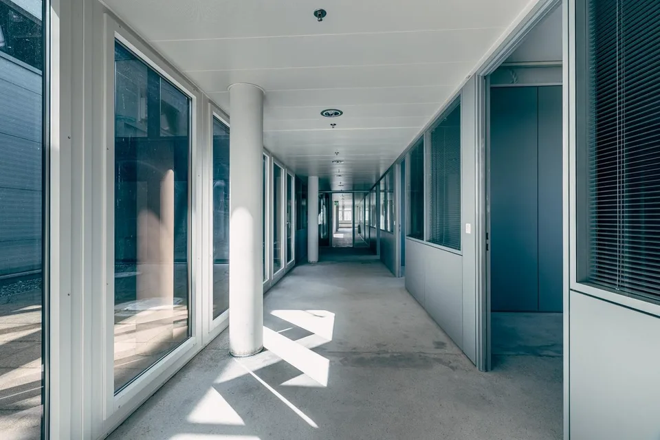 Ampio spazio per uffici con due terrazze private