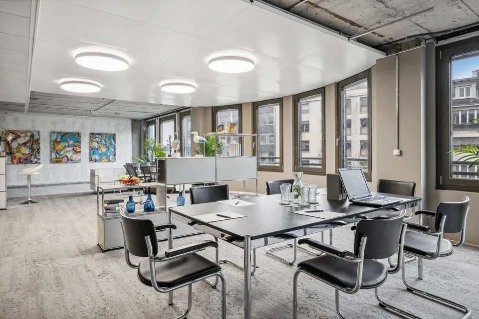 Dans un immeuble rénové, au cur de la Rue du Rhône à Genève, surface de bureaux premium et attractives