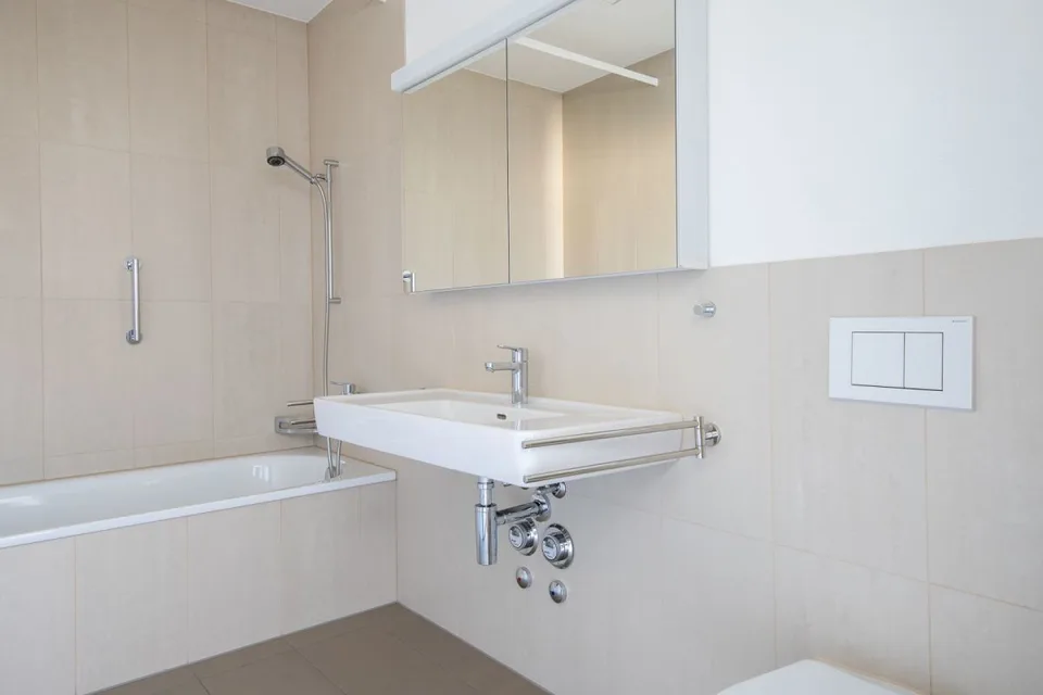 Near Gartenstadt, Münchenstein - Modern 2 1/2-room apartment on the 4th floor
