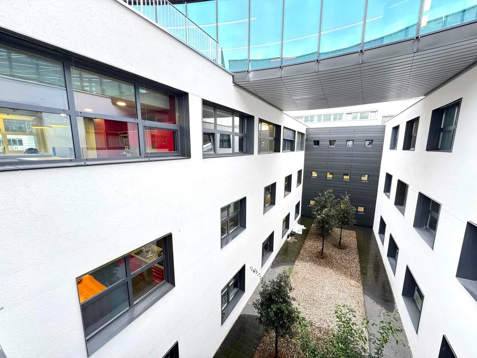 DAMMPARK: Vollausgebaute Bürofläche beim Bahnhof Frick