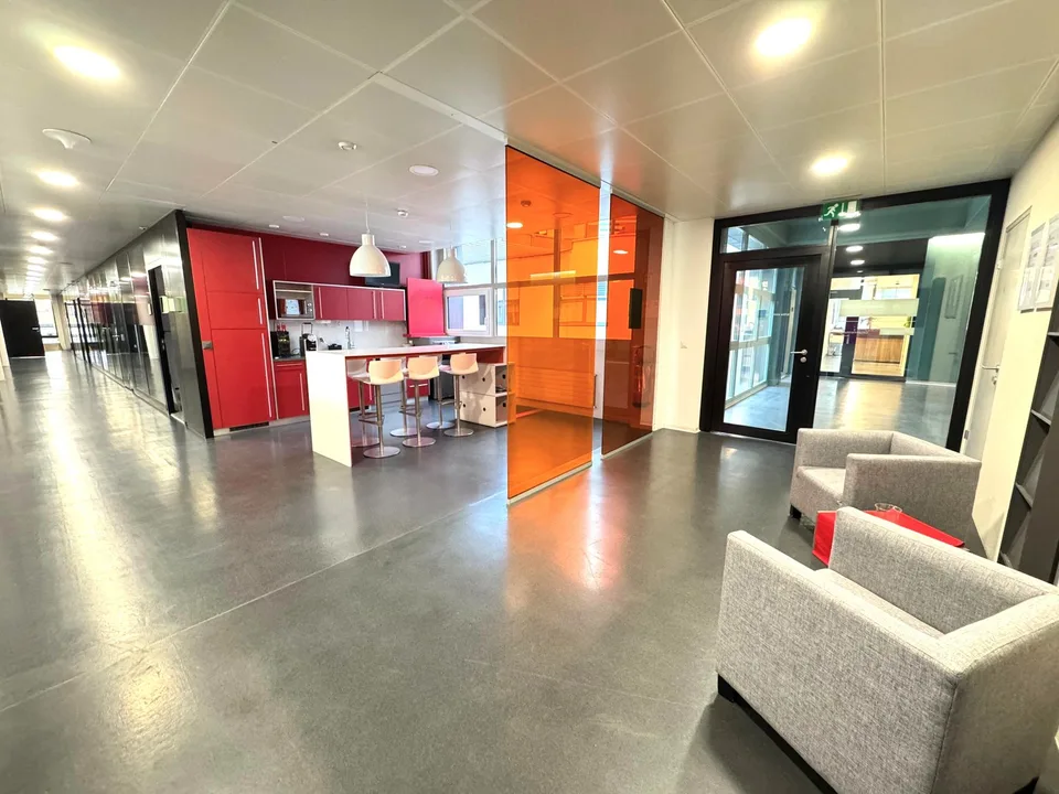 DAMMPARK: Vollausgebaute Bürofläche beim Bahnhof Frick – Foto 6 von 24