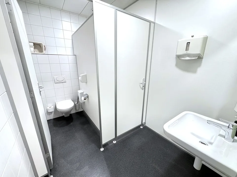 DAMMPARK: Vollausgebaute Bürofläche beim Bahnhof Frick – Foto 17 von 24