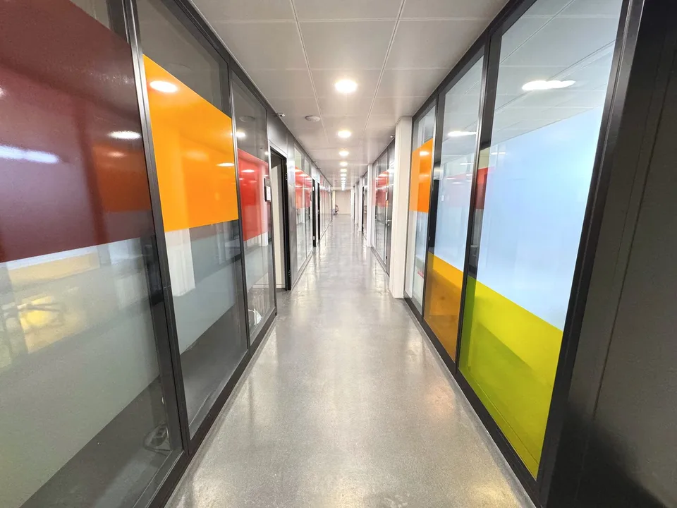 DAMMPARK: Vollausgebaute Bürofläche beim Bahnhof Frick – Foto 19 von 24