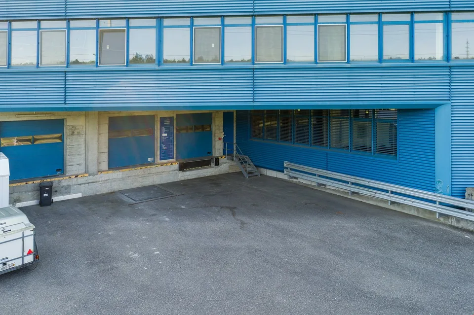 Attika-Büro-/Gewerberaum mit 102m2 Mietfläche
