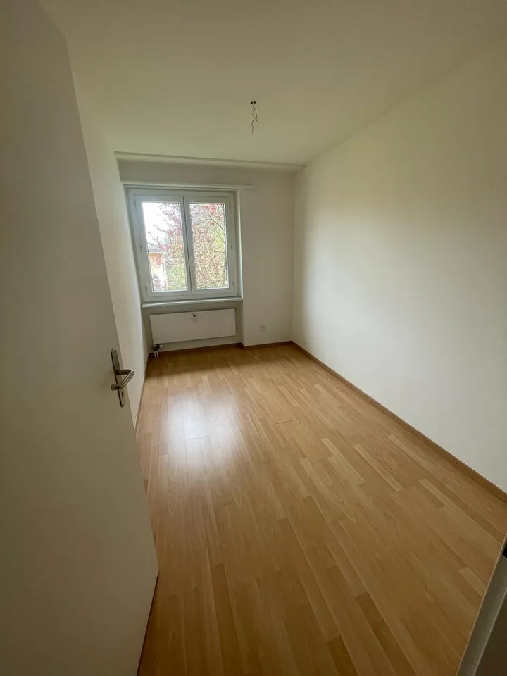 Grosszügige 5.5-Zimmerwohnung in Ipsach / Spacieux appartement de 5,5 pièces à Ipsach – Foto 8 von 12
