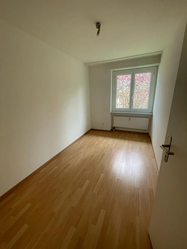 Grosszügige 5.5-Zimmerwohnung in Ipsach / Spacieux appartement de 5,5 pièces à Ipsach – Foto 9 von 12