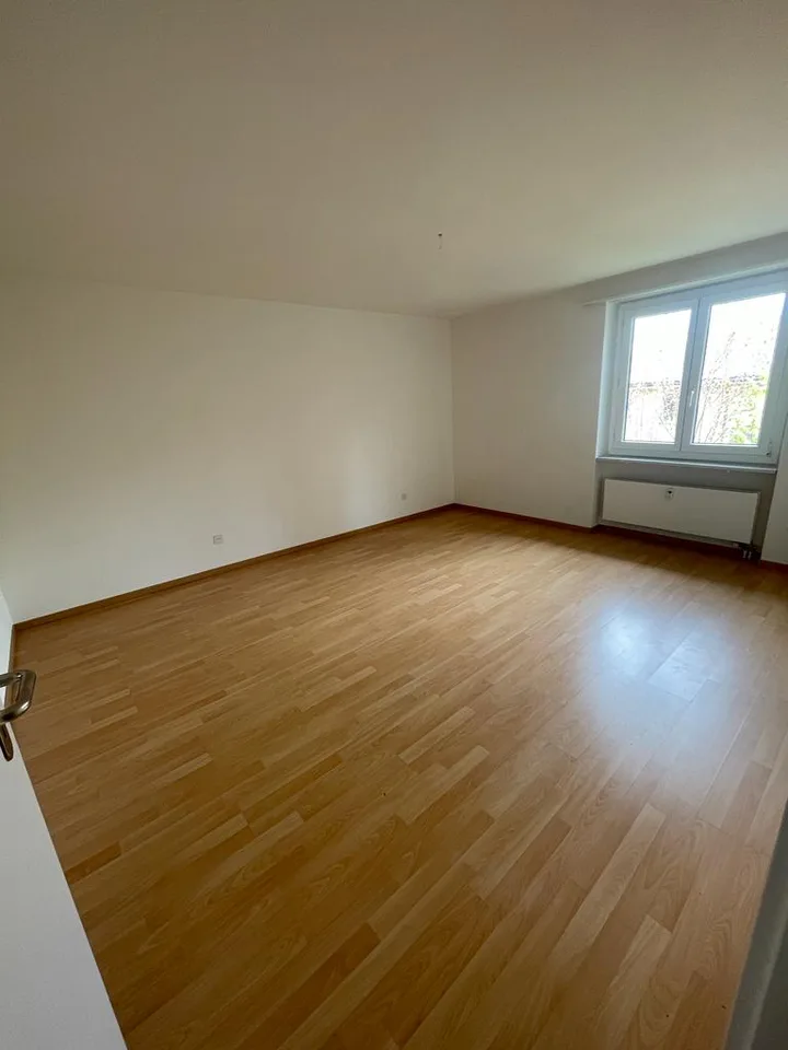 Grosszügige 5.5-Zimmerwohnung in Ipsach / Spacieux appartement de 5,5 pièces à Ipsach – Foto 6 von 12