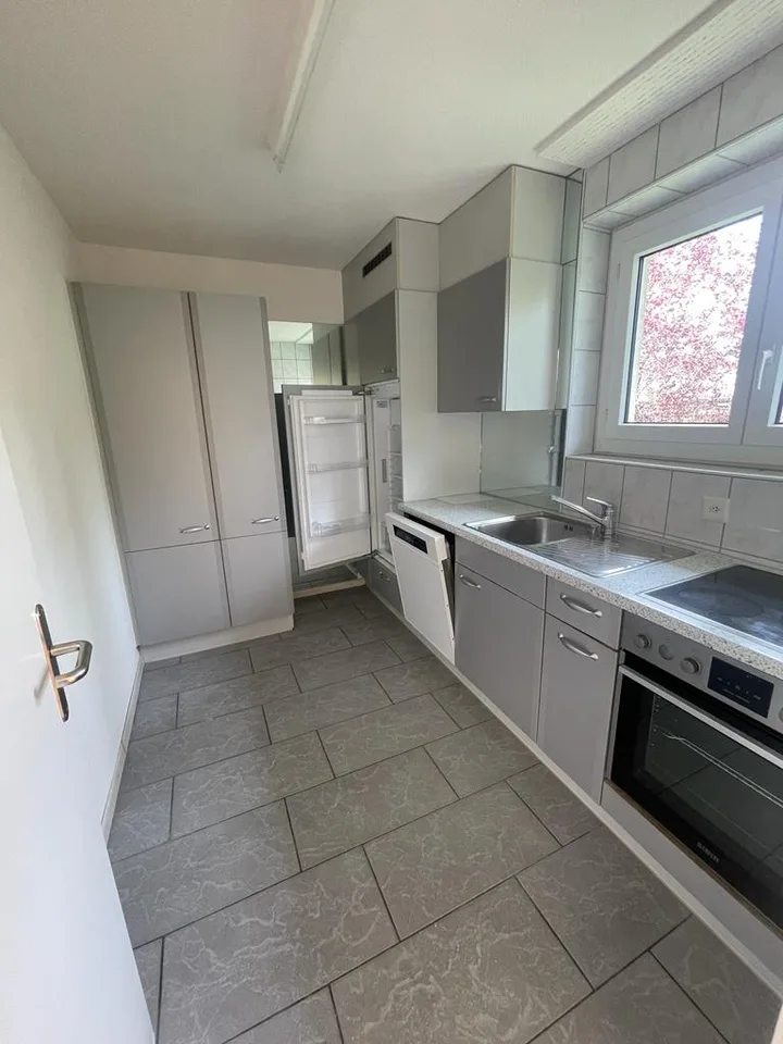 Grosszügige 5.5-Zimmerwohnung in Ipsach / Spacieux appartement de 5,5 pièces à Ipsach