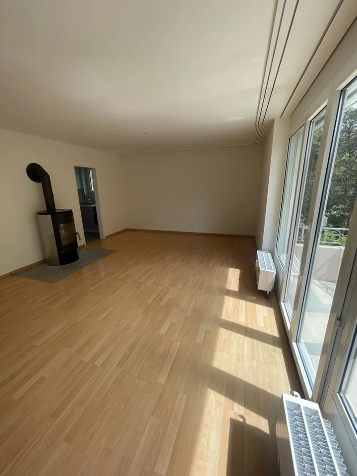 Grosszügige 5.5-Zimmerwohnung in Ipsach / Spacieux appartement de 5,5 pièces à Ipsach