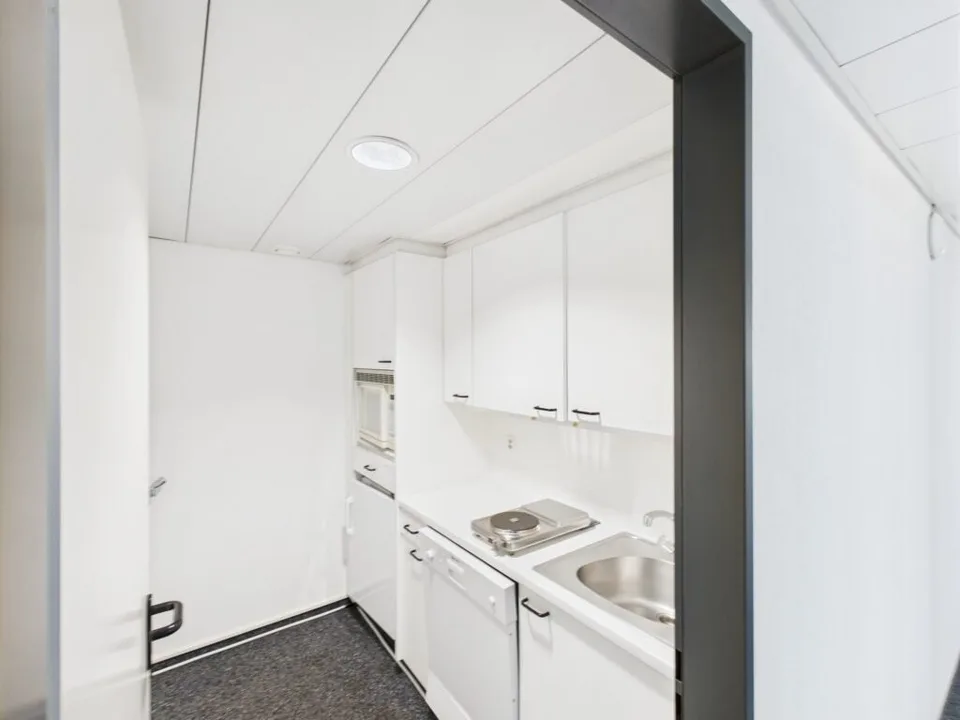 Prächtiges Büro von 249 m2 in einem Gebäude mit strategischer Lage – Foto 12 von 12