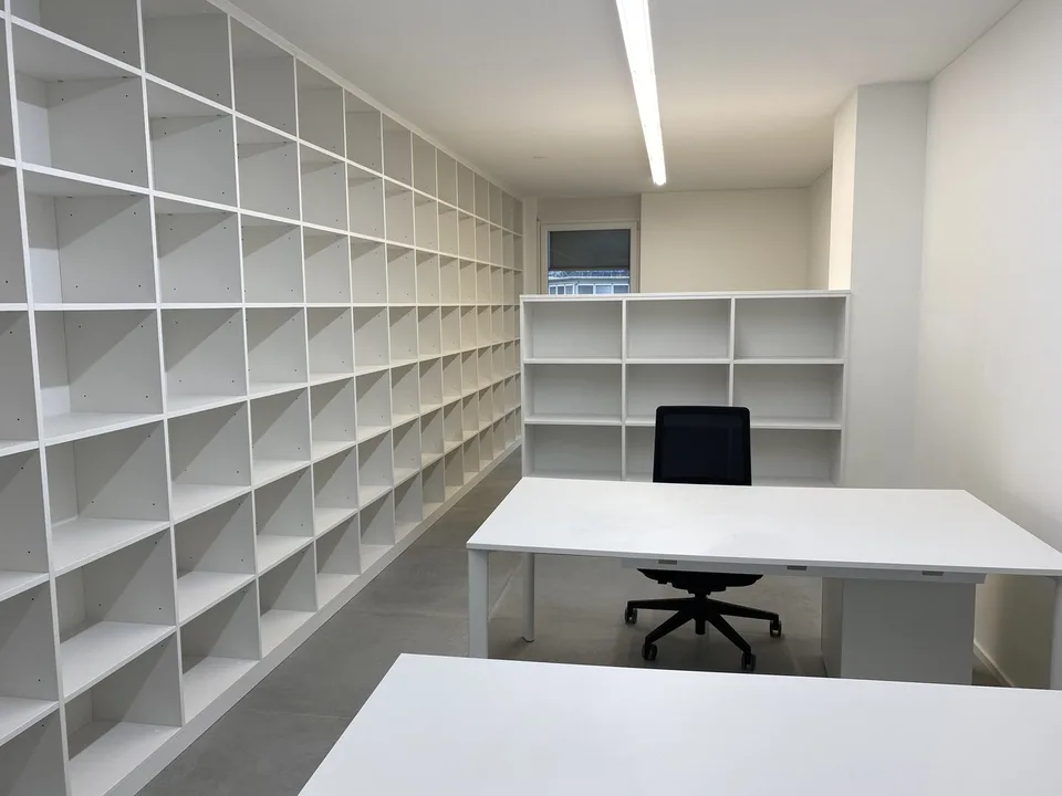 Bureau moderne et spacieux à louer à Losone