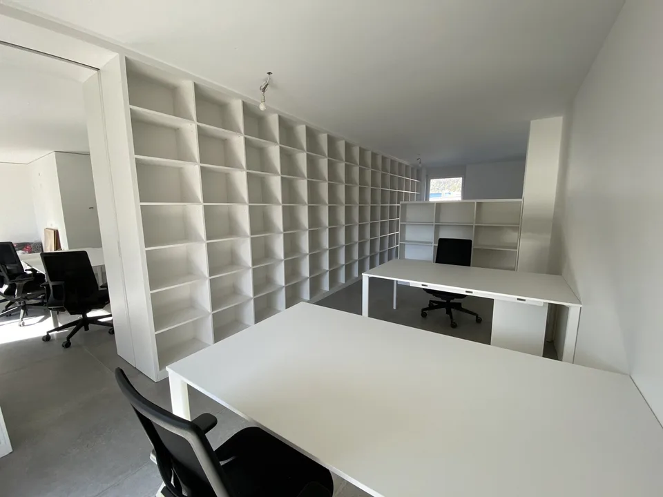Bureau moderne et spacieux à louer à Losone