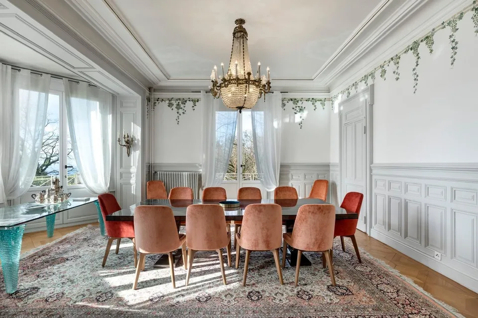 Prächtige 15-Zimmer-Villa mit außergewöhnlichem Blick zu vermieten, möbliert