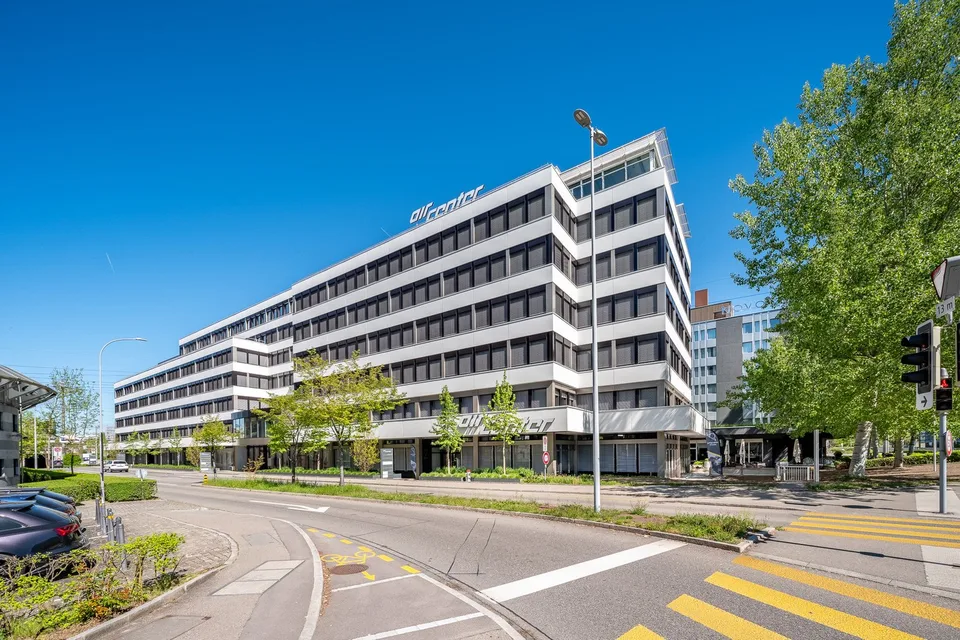 Revitalisiert, zertifiziert, flexibel: vollausgebaute Bürofläche im Attika (656m²)