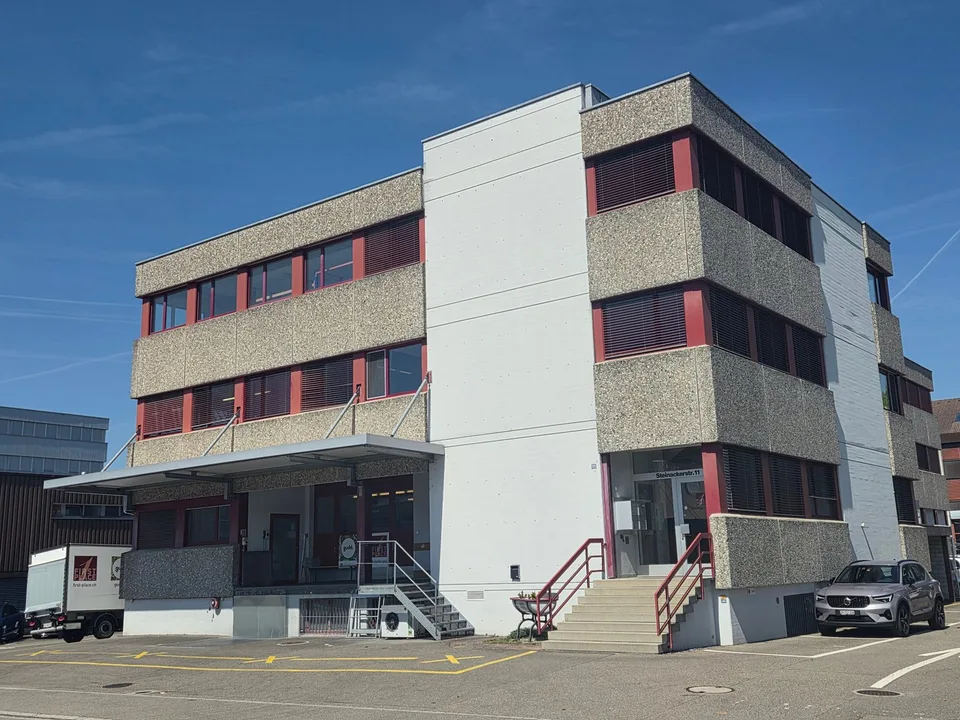 Gut erschlossene Büro-/Gewerberäumlichkeiten in Kloten
