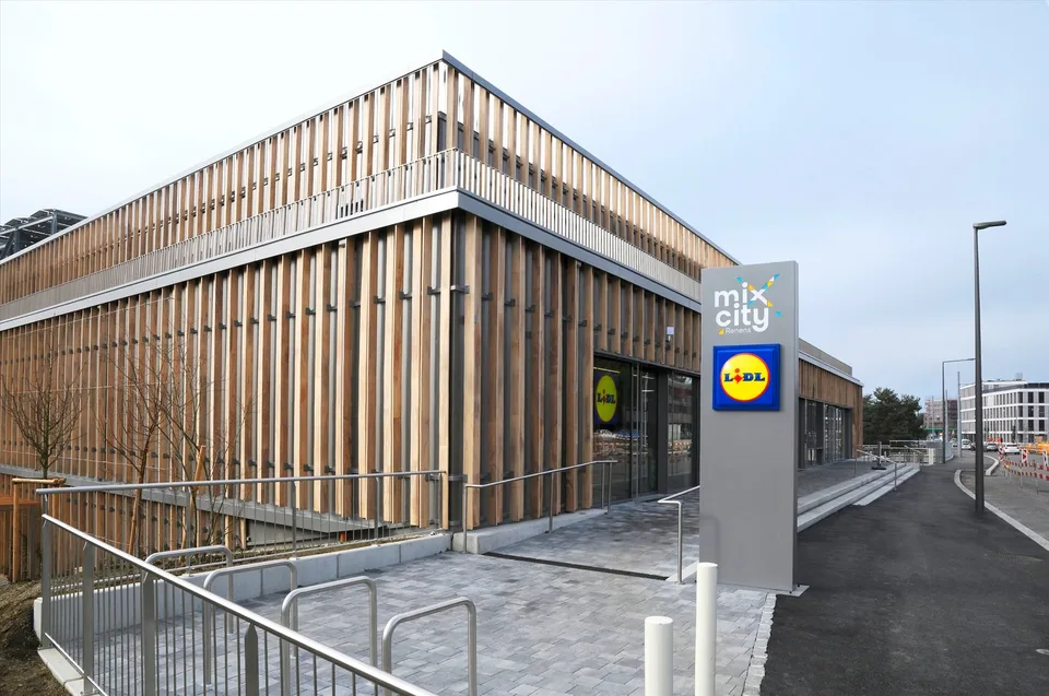Arcade neuve à louer | Surface de premier ordre avec pignon sur rue