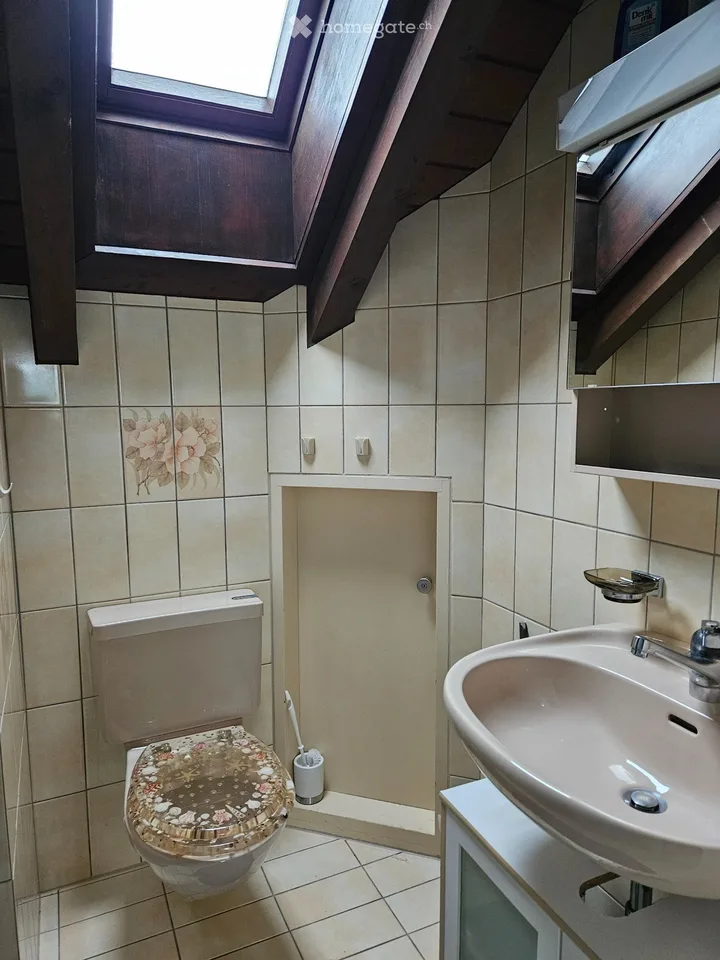 Studio meublé dans maison unifamiliale à louer