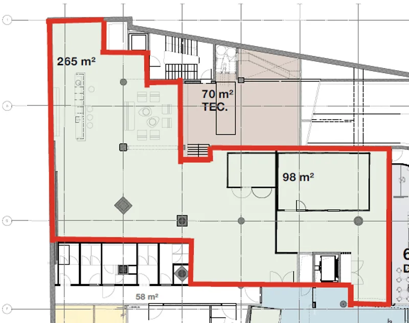 Sala ristrutturata nel centro città con ventilazione e accesso scala mobile – foto 6 di 6
