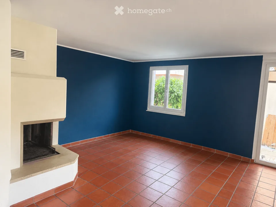 Casa unifamiliare di 5,5 locali con giardino, balcone, garage e parcheggi esterni