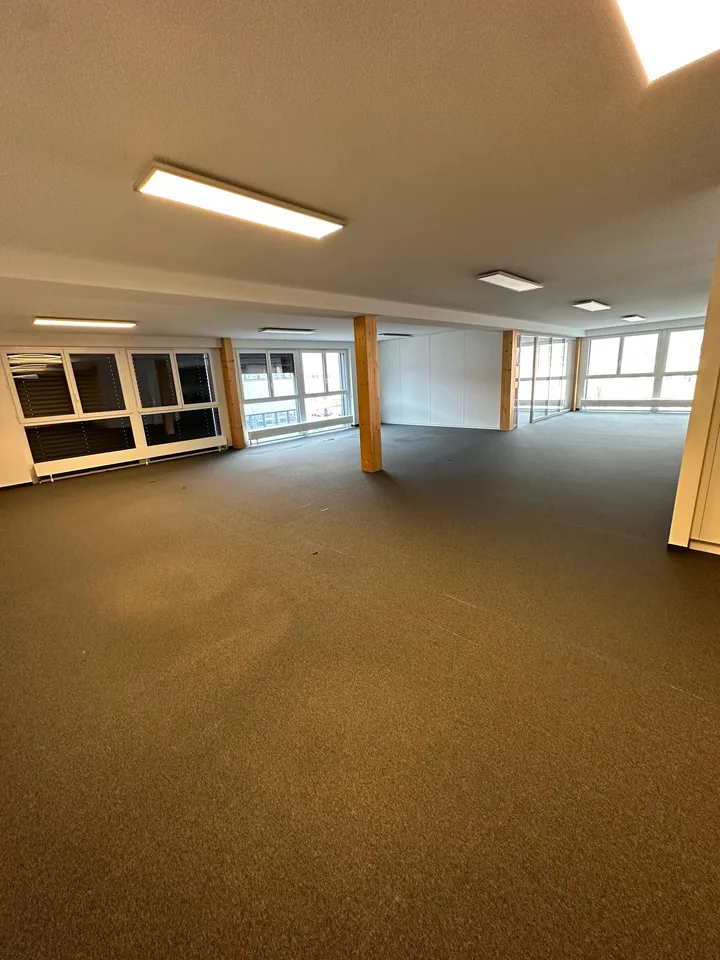 For rent – Large modern commercial space, spacious and bright – photo 8 of 10