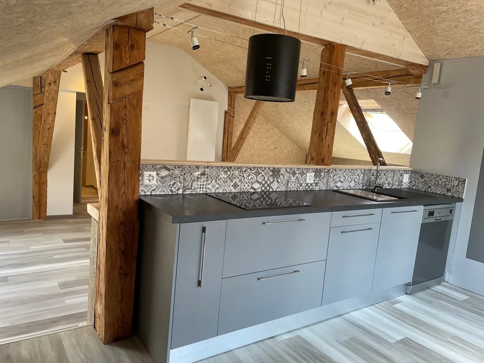 Zwei-Zimmer-Wohnung unter dem Dach