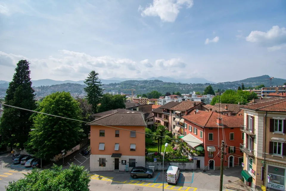 COMODO 3 LOCALI RISTRUTTURATO