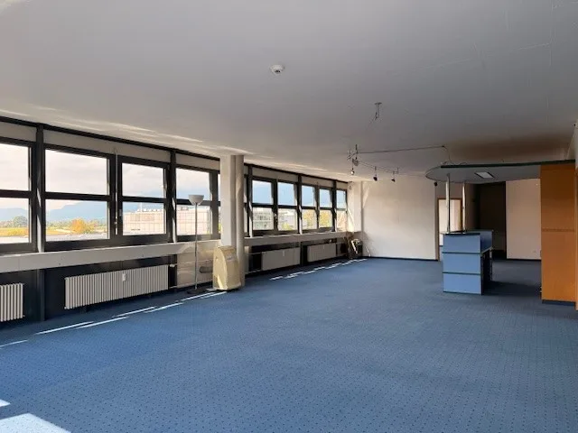 À l'emplacement idéal : locaux commerciaux polyvalents (bureau/cabinet) au centre de Solothurn