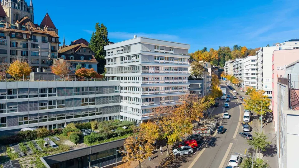 Votre cellule de bureau rénovée au centre-ville de 60  m2